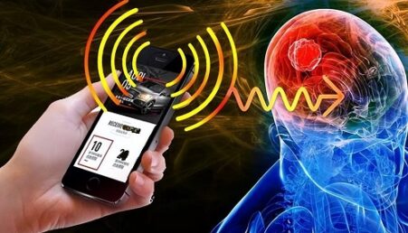 [辐射]睡觉的时候手机可不可以放枕边，对人体危害大吗？-电脑知识科普