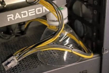 看似不起眼的显卡支架有没有必要安装，它的作用是什么？-电脑知识科普